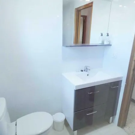 4-16 Apartment *